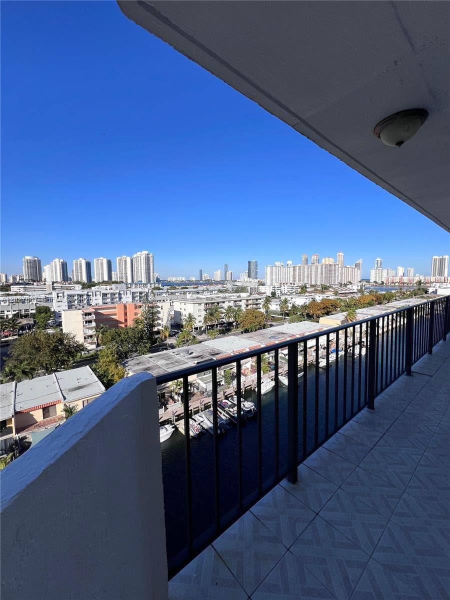 3545 NE 166th St # 1004, North Miami Beach, FL 33160 — zdjęcie 5