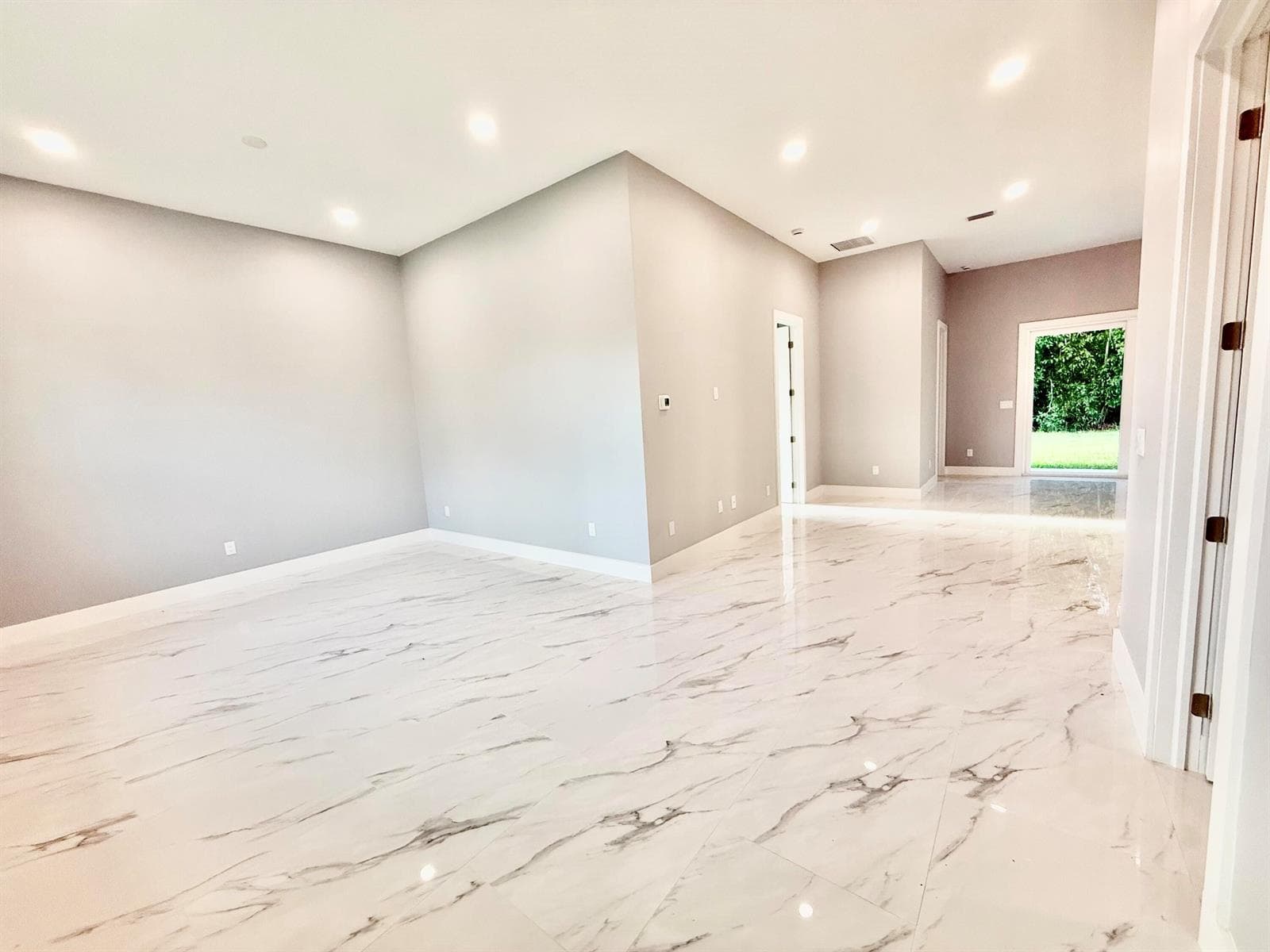 675 NE Moss Rose Place, Port St. Lucie, FL 34983 — zdjęcie 3