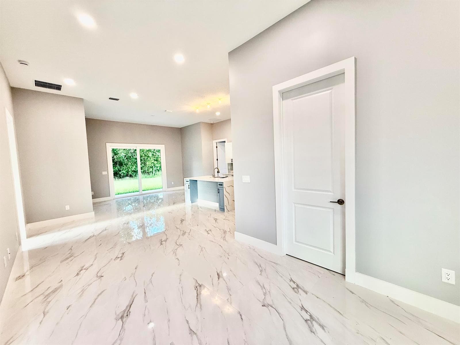 675 NE Moss Rose Place, Port St. Lucie, FL 34983 — zdjęcie 5