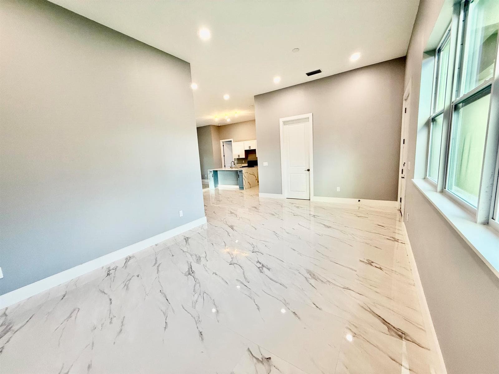 675 NE Moss Rose Place, Port St. Lucie, FL 34983 — zdjęcie 4