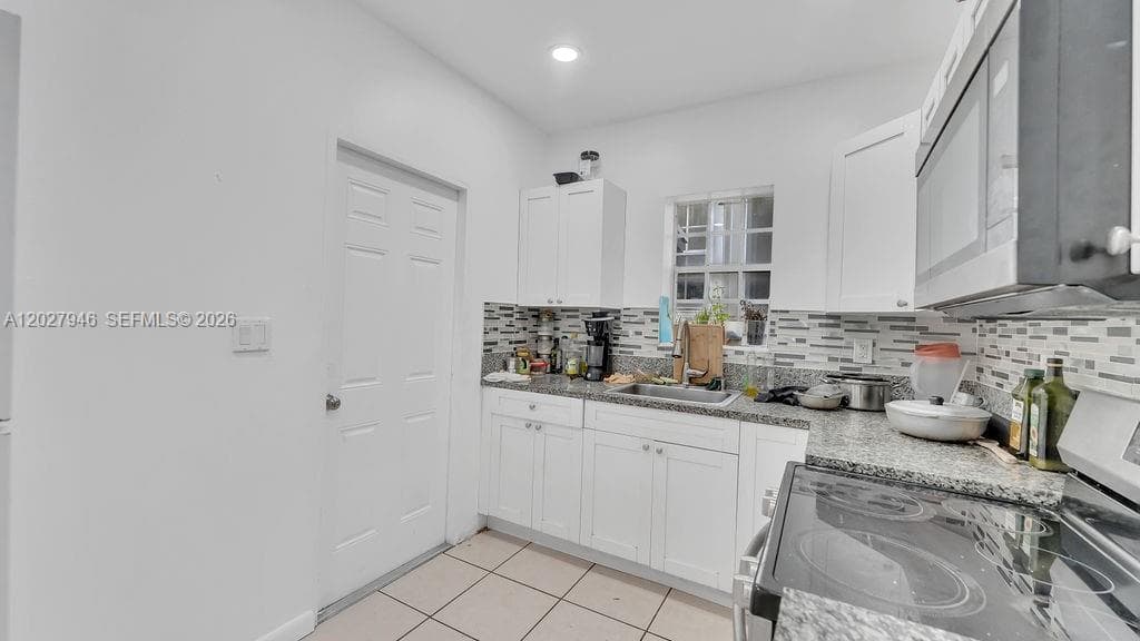 242 SW 15th Ave, Miami, FL 33135 — zdjęcie 3