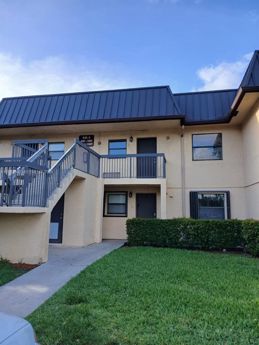 9141 NW 1st Ct # 204, Pembroke Pines, FL 33024