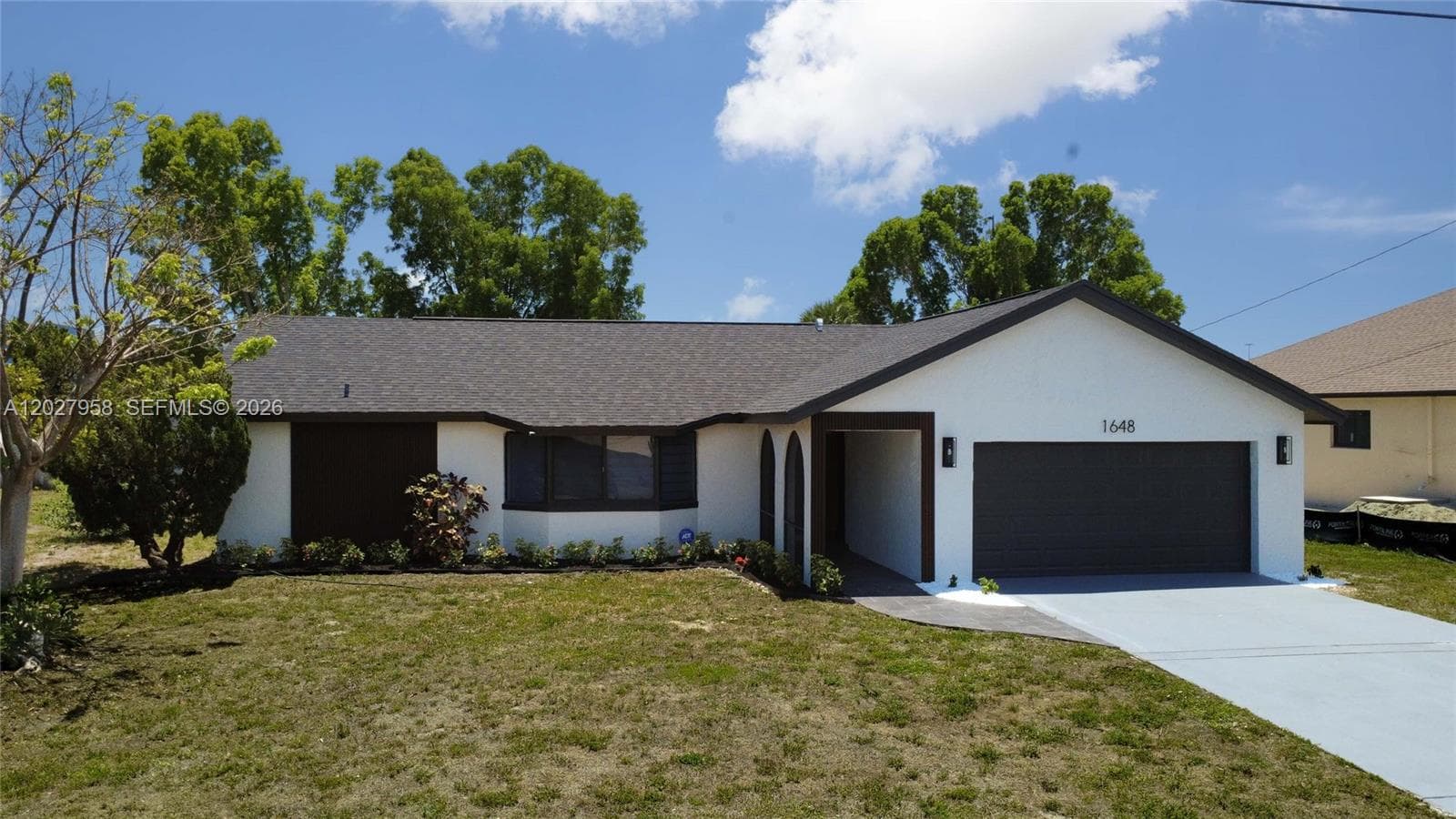 1648 Coral Point Dr, Cape Coral, FL 33990 — zdjęcie 2