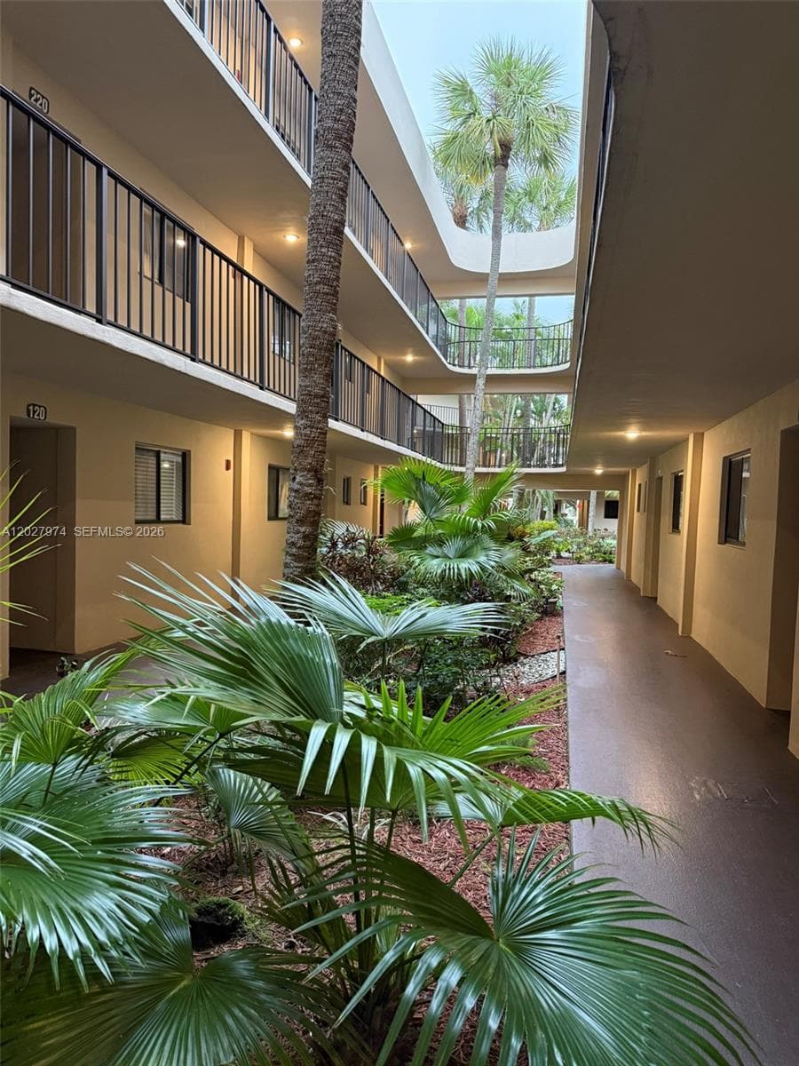 5220 Las Verdes Cir # 114, Delray Beach, FL 33484 — zdjęcie 2