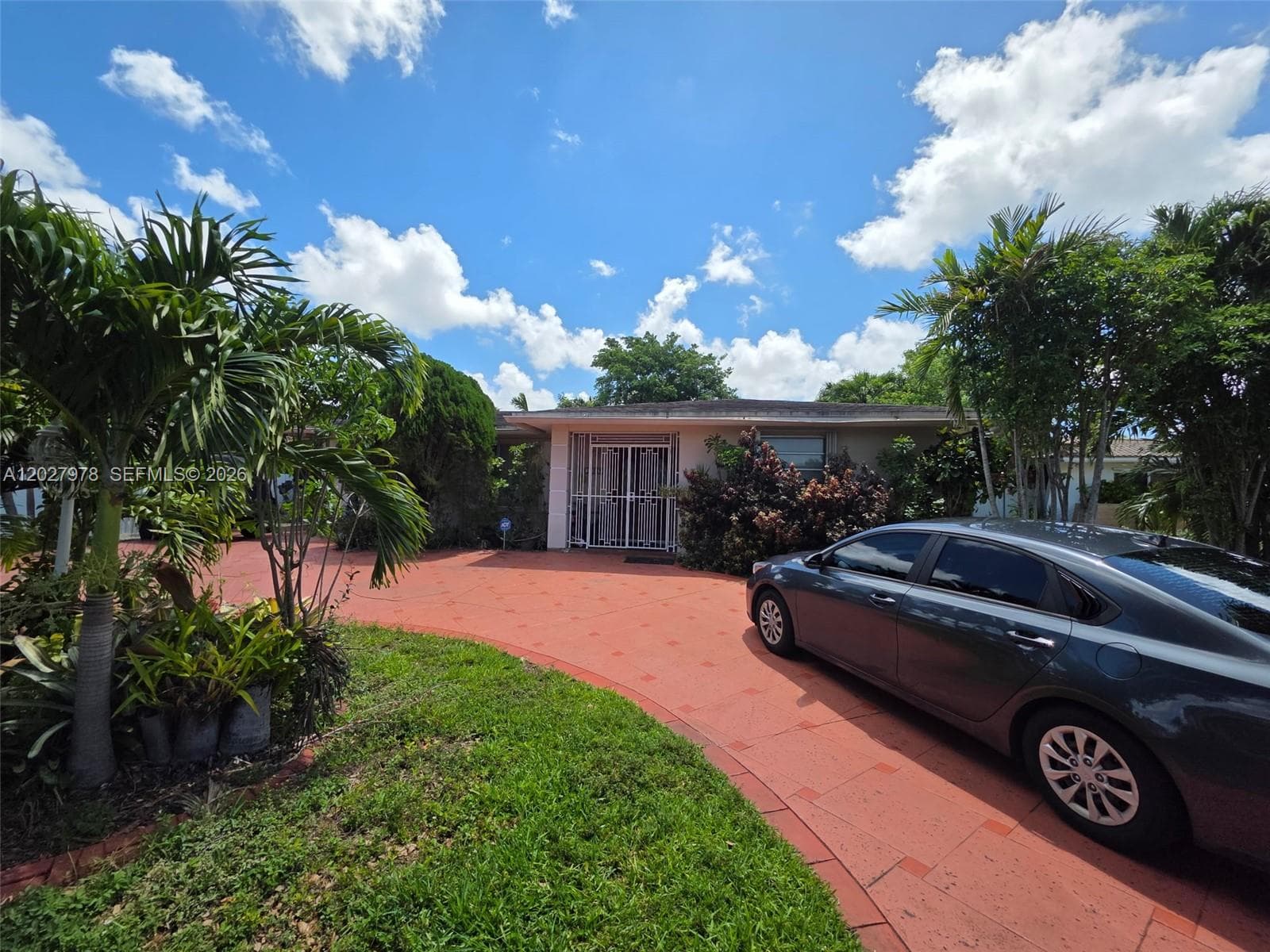 16825 NW 74th Ave, Hialeah, FL 33015 — zdjęcie 2