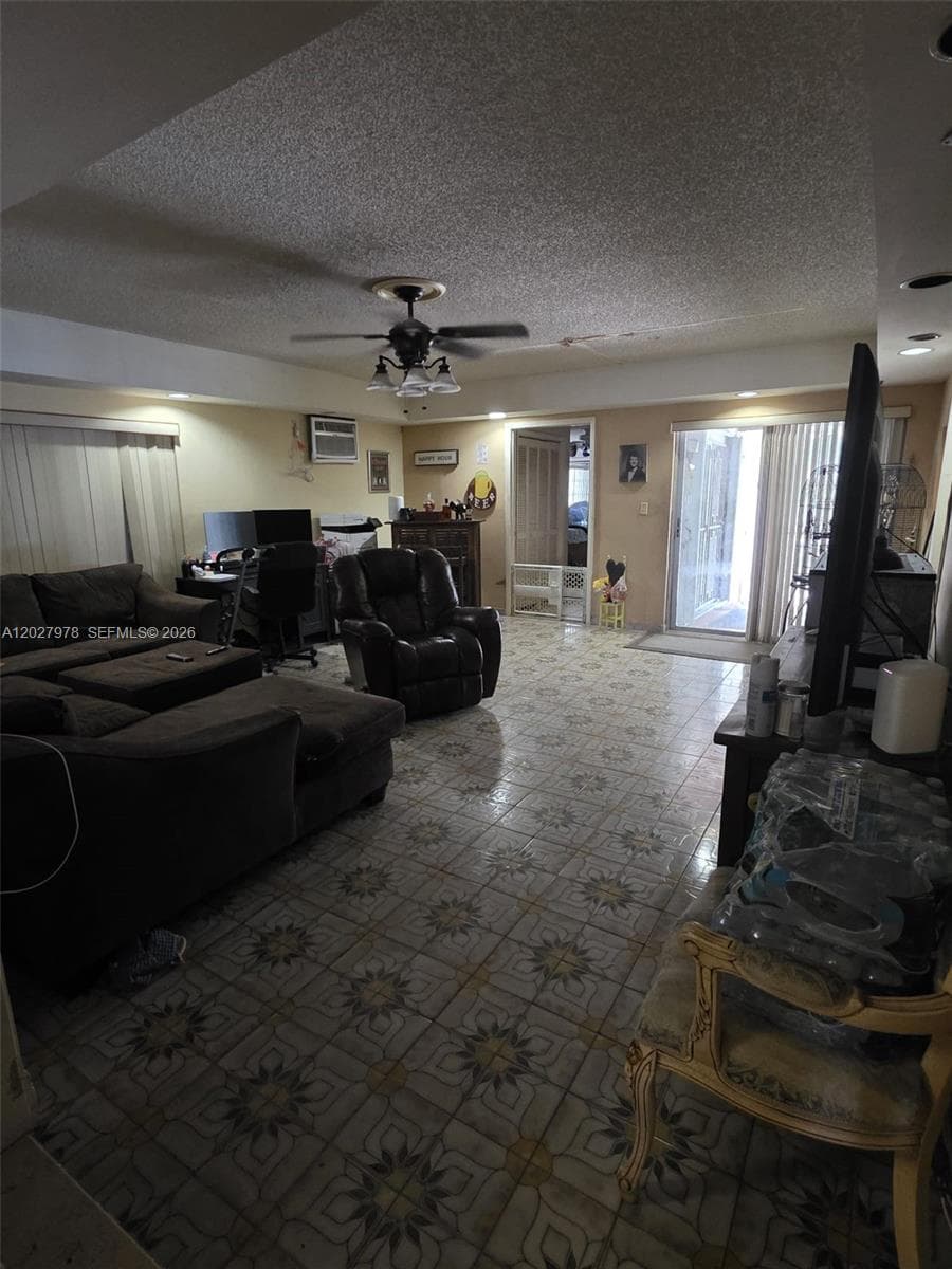 16825 NW 74th Ave, Hialeah, FL 33015 — zdjęcie 5