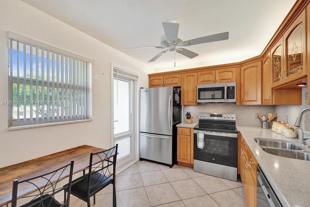 1025 SE 2nd Ave # 208, Dania Beach, FL 33004 — zdjęcie 3