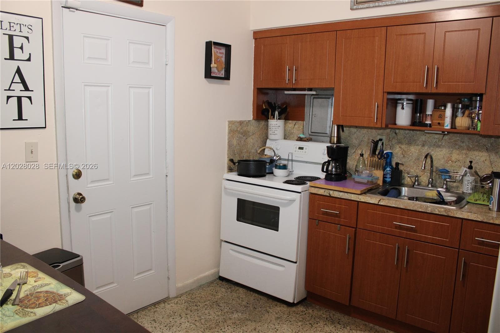 1022 NW 22nd Pl, Miami, FL 33125 — zdjęcie 4