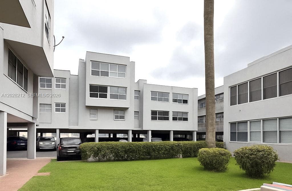 1555 W 44th Pl # 203, Hialeah, FL 33012 — zdjęcie 3