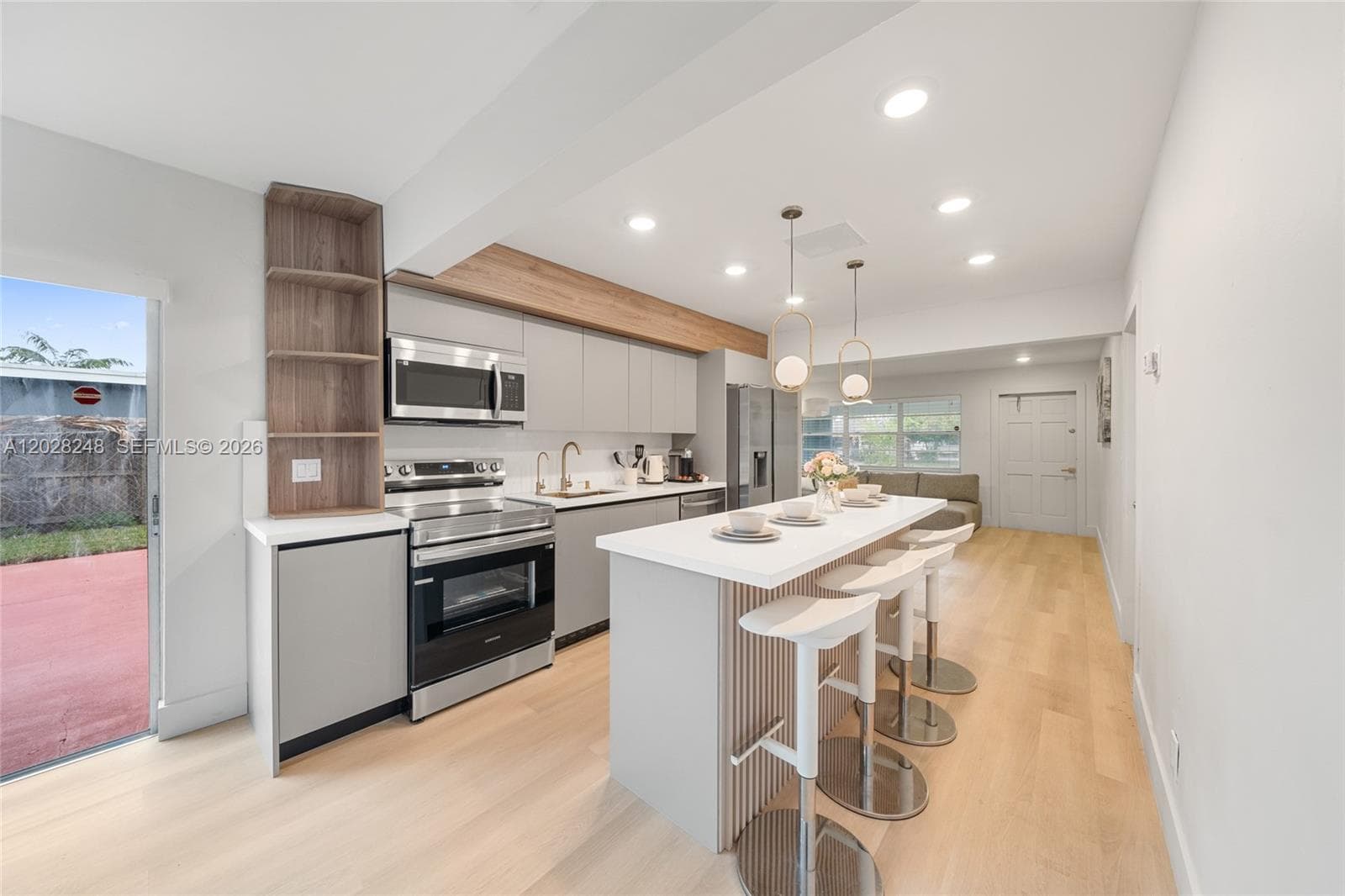 331 NE 42nd Ct, Oakland Park, FL 33334 — zdjęcie 5