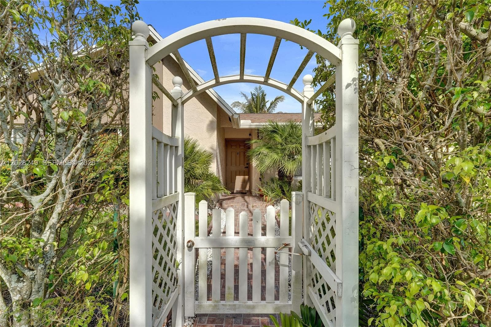 417 SE 4th St, Dania Beach, FL 33004 — zdjęcie 4