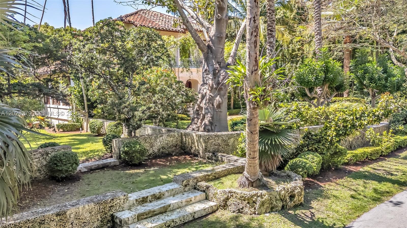 3462 N Moorings Way, Miami, FL 33133 — zdjęcie 2