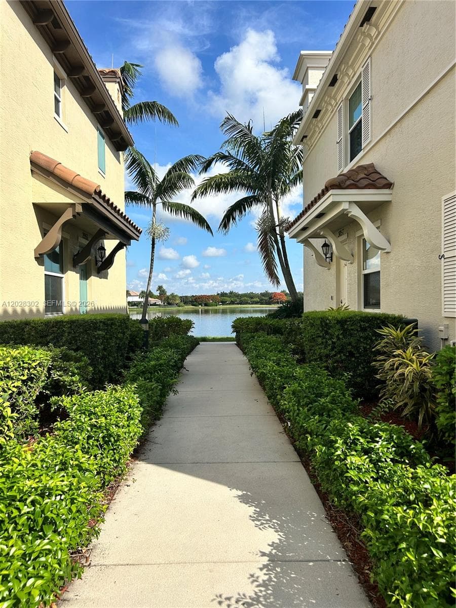 3057 Tortola Way, Hollywood, FL 33024 — zdjęcie 2