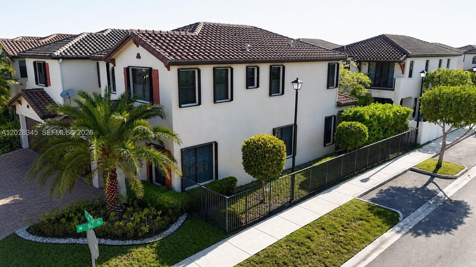 9717 W 34th Ln, Hialeah, FL 33018 — zdjęcie 2