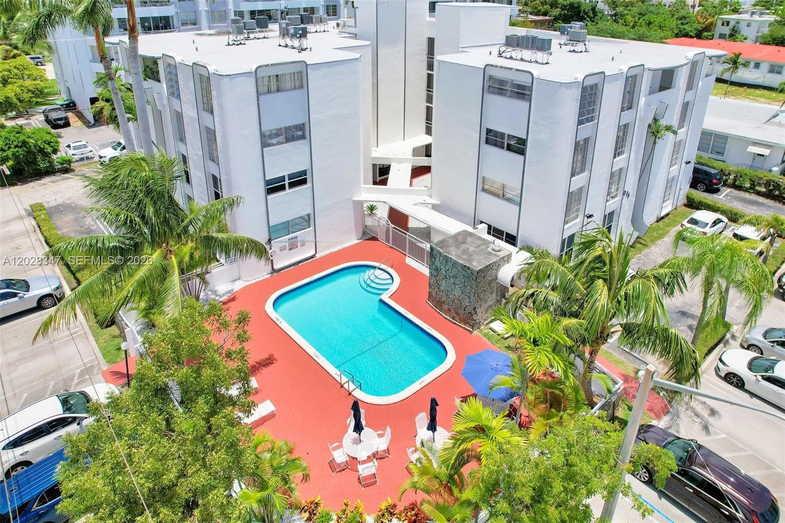 1075 93rd St # 207, Bay Harbor Islands, FL 33154 — zdjęcie 2