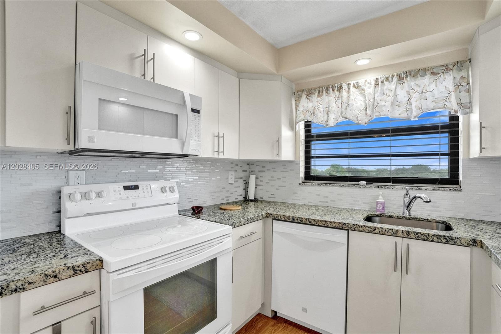 901 Colony Point Cir # 501, Pembroke Pines, FL 33026 — zdjęcie 4
