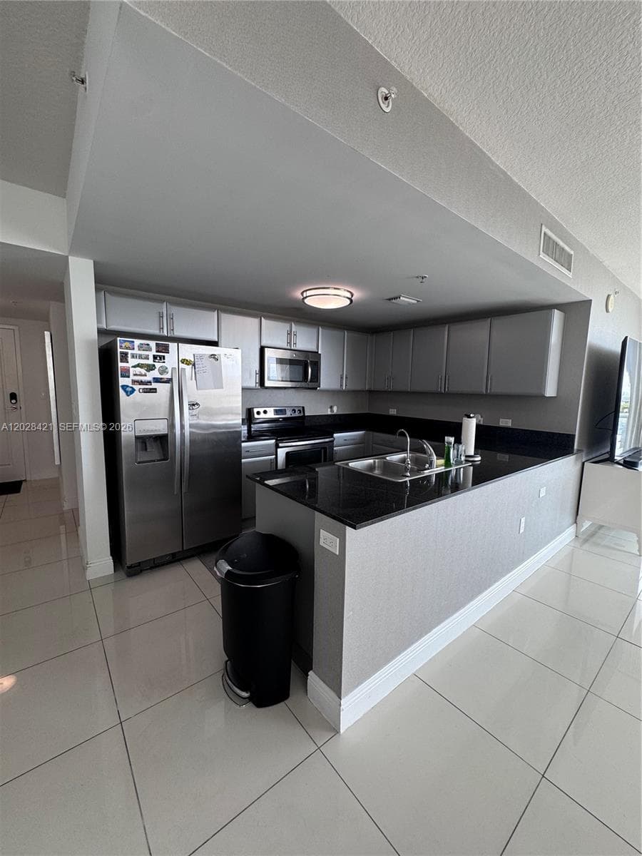1861 NW S River Dr # 906, Miami, FL 33125 — zdjęcie 2