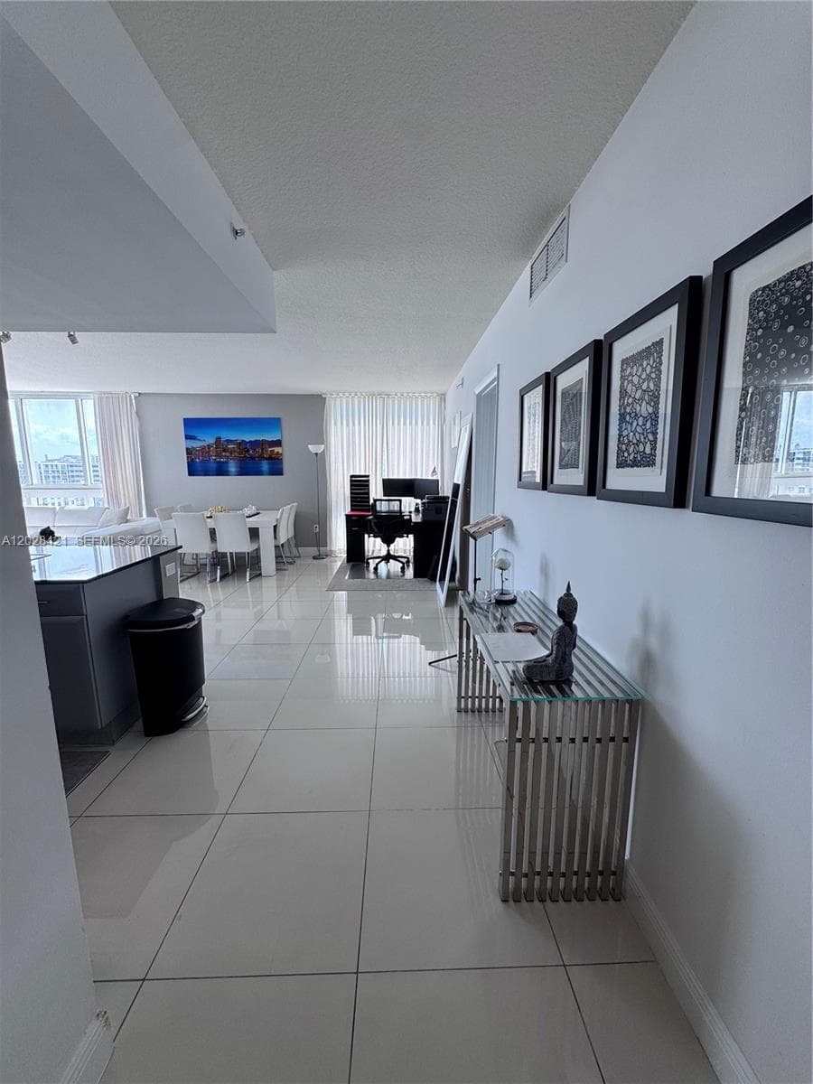 1861 NW S River Dr # 906, Miami, FL 33125 — zdjęcie 3