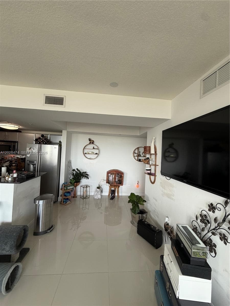 1871 NW S River Dr # 1502, Miami, FL 33125 — zdjęcie 3