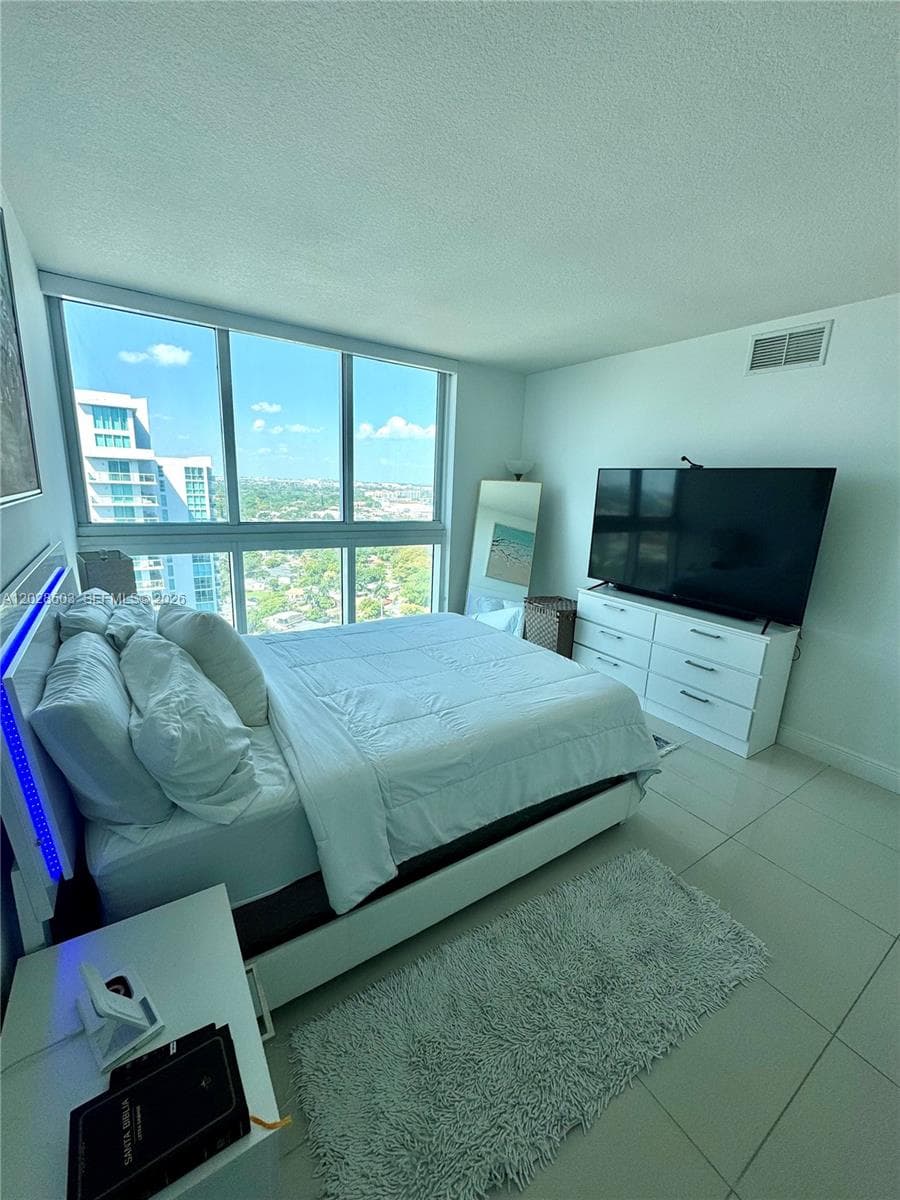 1861 NW S River Dr # 2201, Miami, FL 33125 — zdjęcie 3