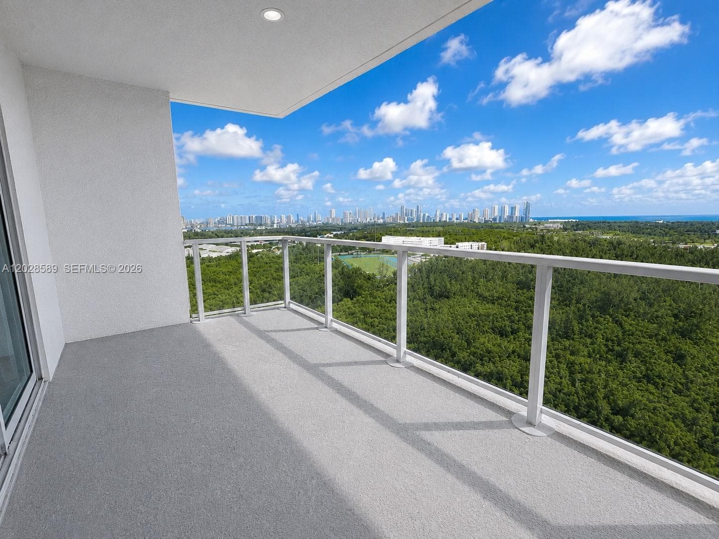 14951 Royal Oaks Ln # 2002, North Miami, FL 33181 — zdjęcie 2