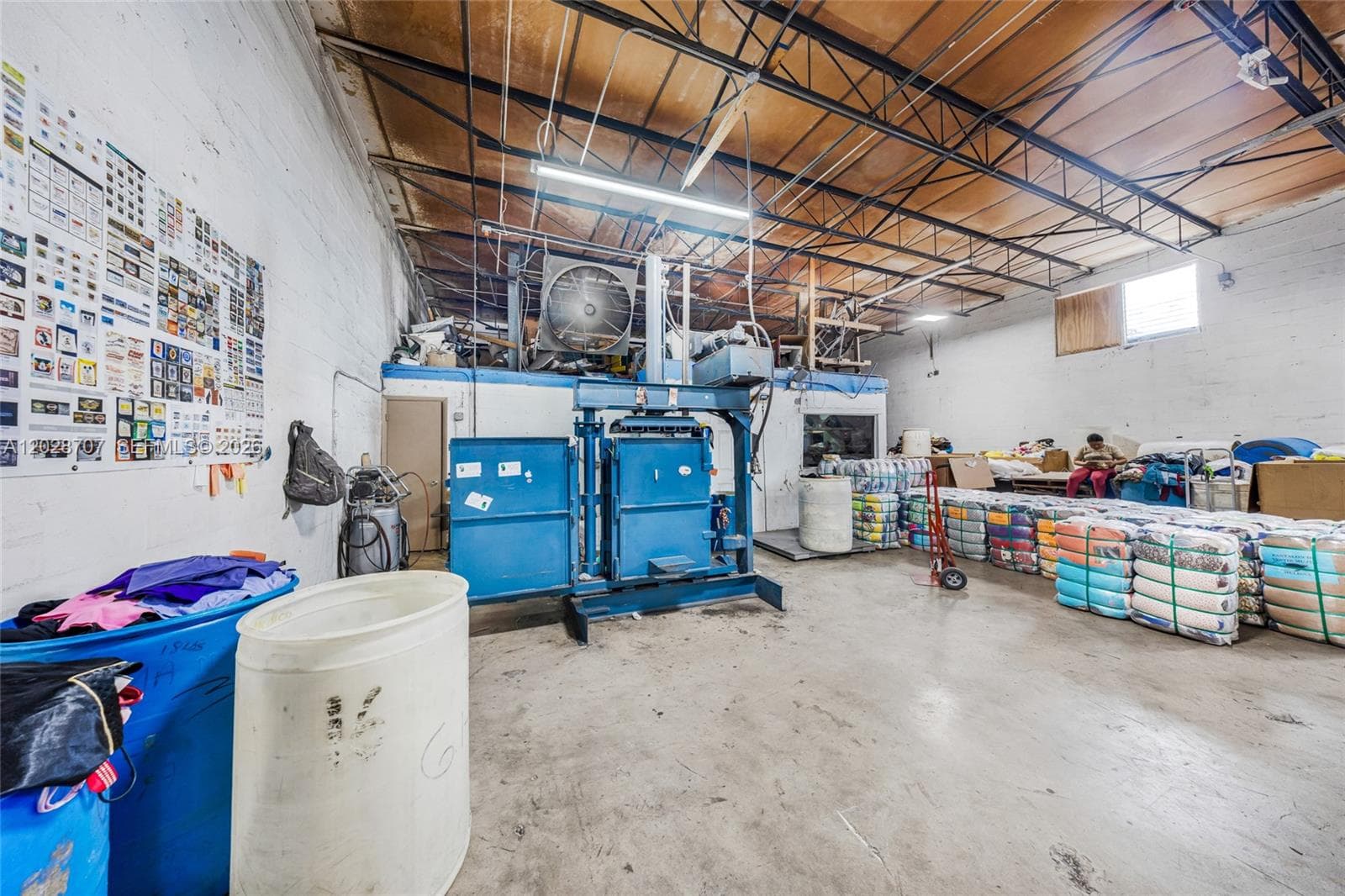 1085 E 27th St, Hialeah, FL 33013 — zdjęcie 2
