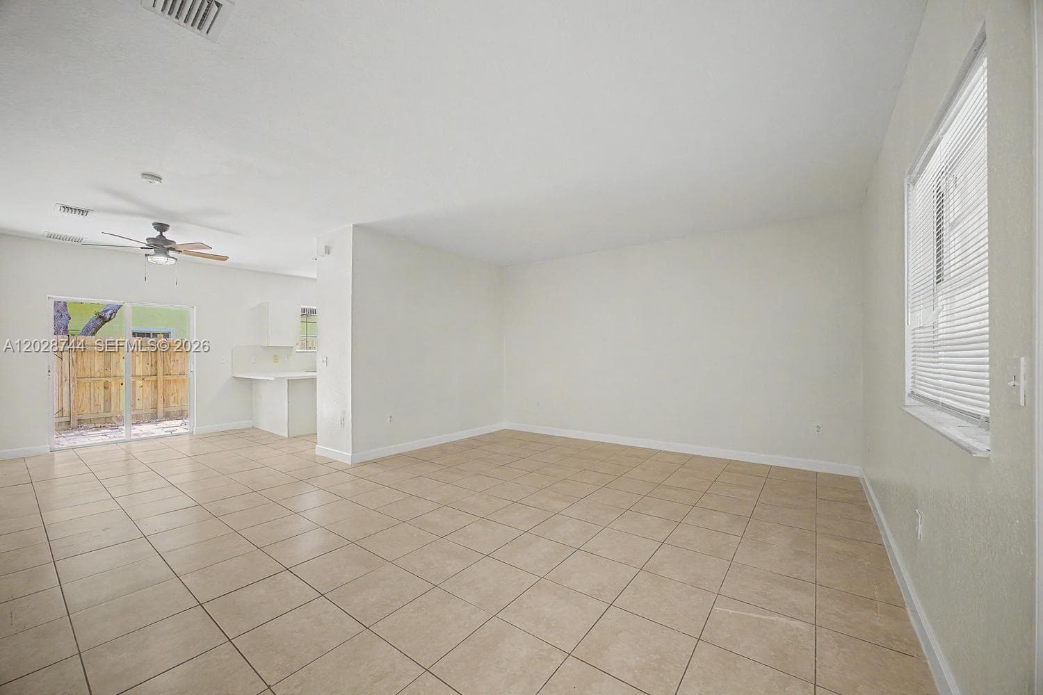 373 NE 26th Pl # 102, Homestead, FL 33033 — zdjęcie 3