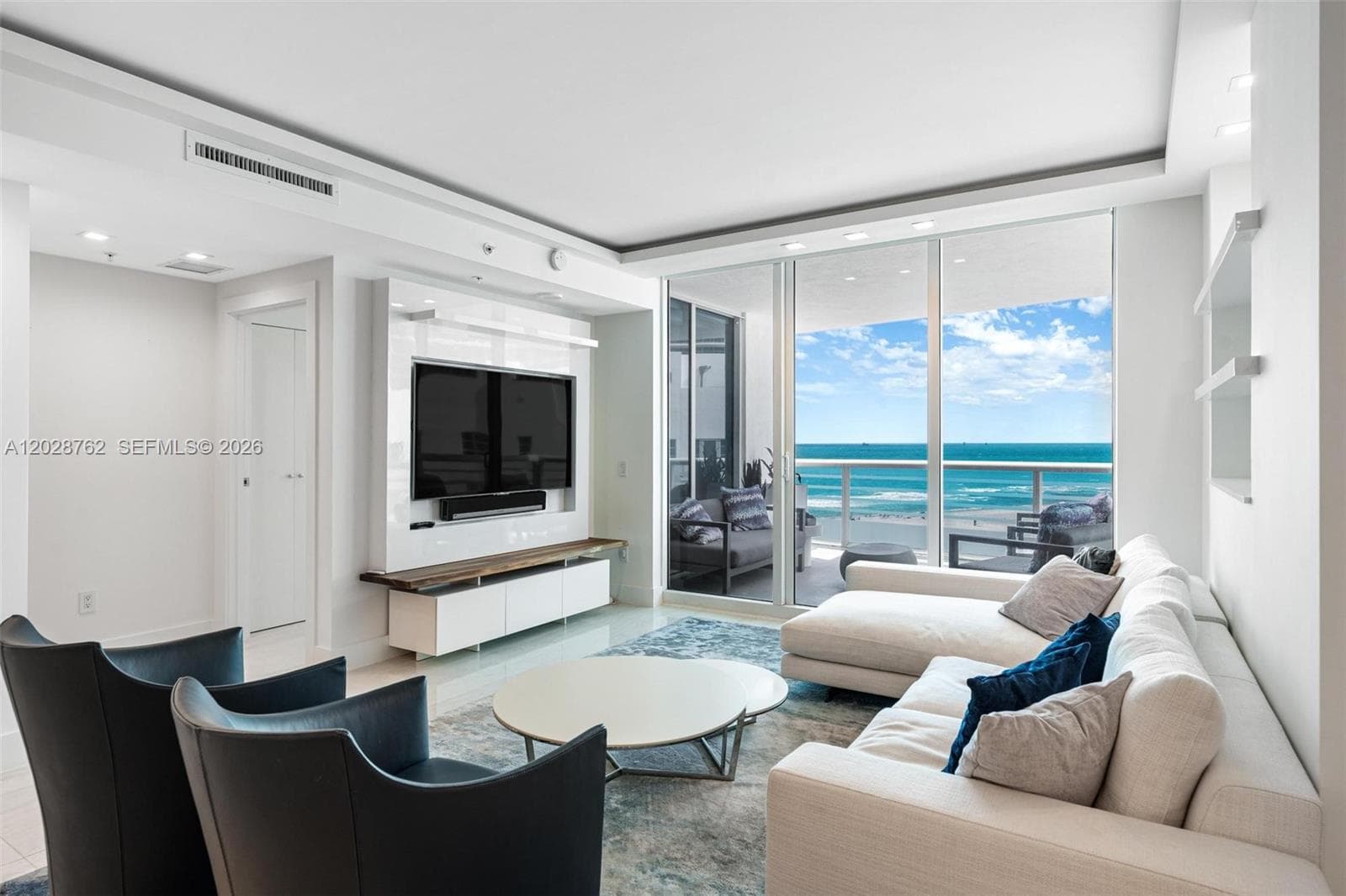3801 Collins Ave # 703, Miami Beach, FL 33140 — zdjęcie 3