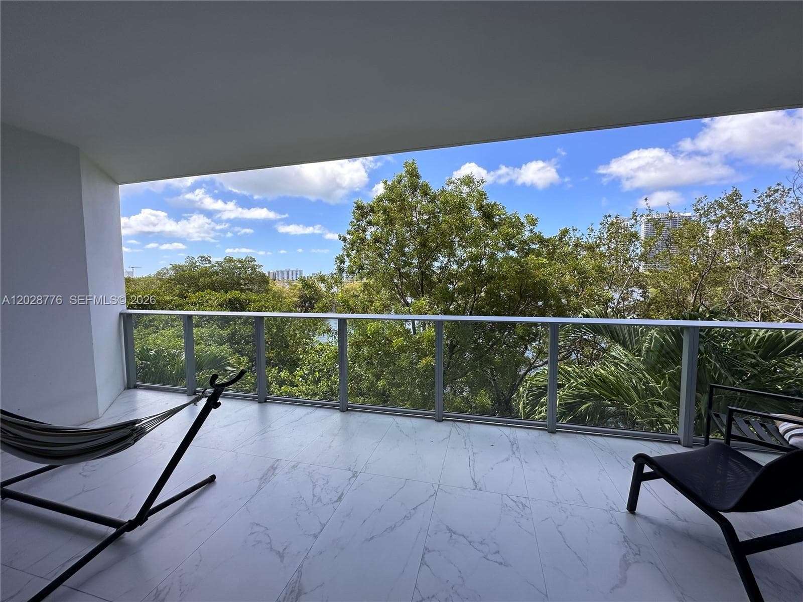 17111 Biscayne Blvd # 208, North Miami Beach, FL 33160 — zdjęcie 2