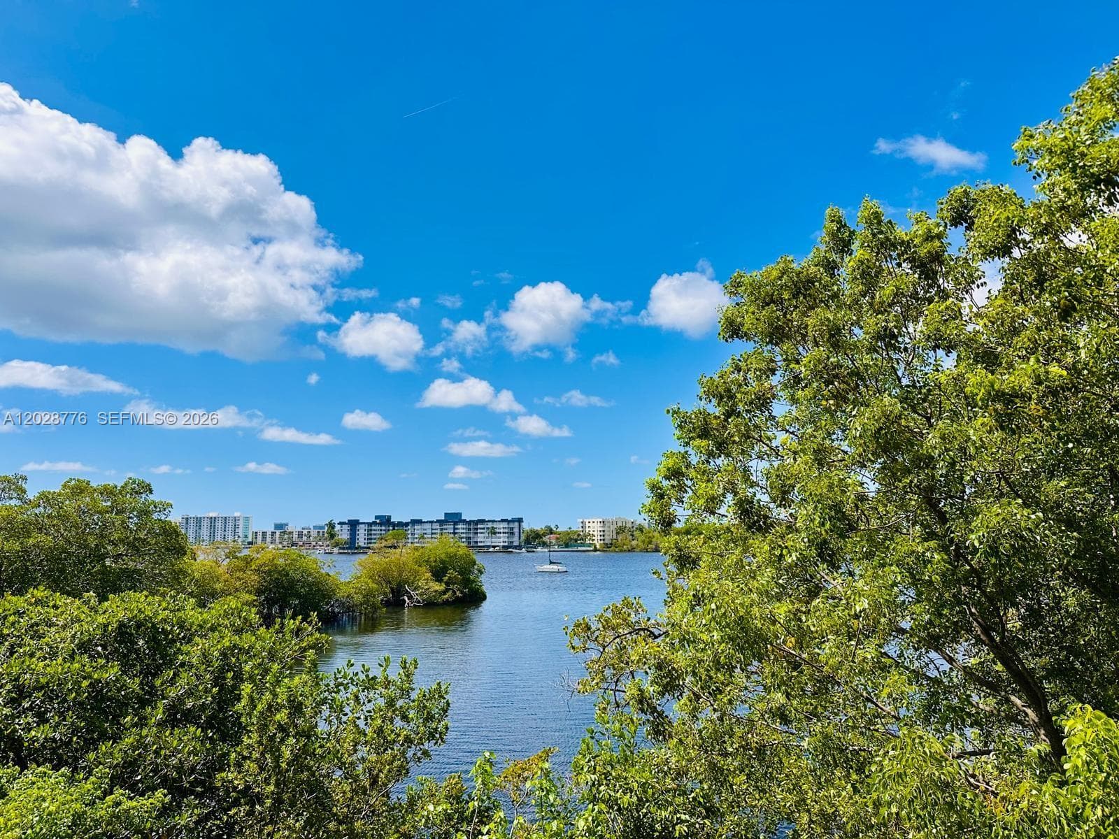 17111 Biscayne Blvd # 208, North Miami Beach, FL 33160 — zdjęcie 3