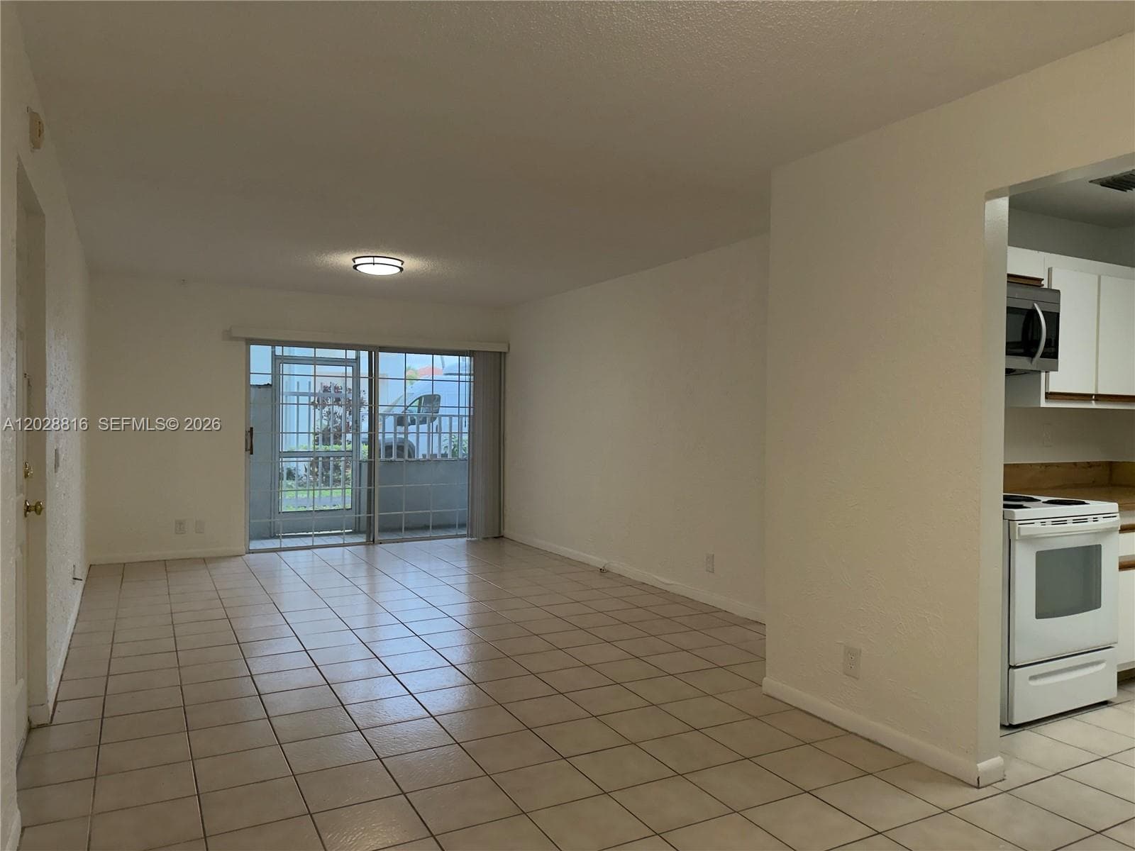 10441 Mahogany Key Cir # 106, Miami, FL 33196 — zdjęcie 3