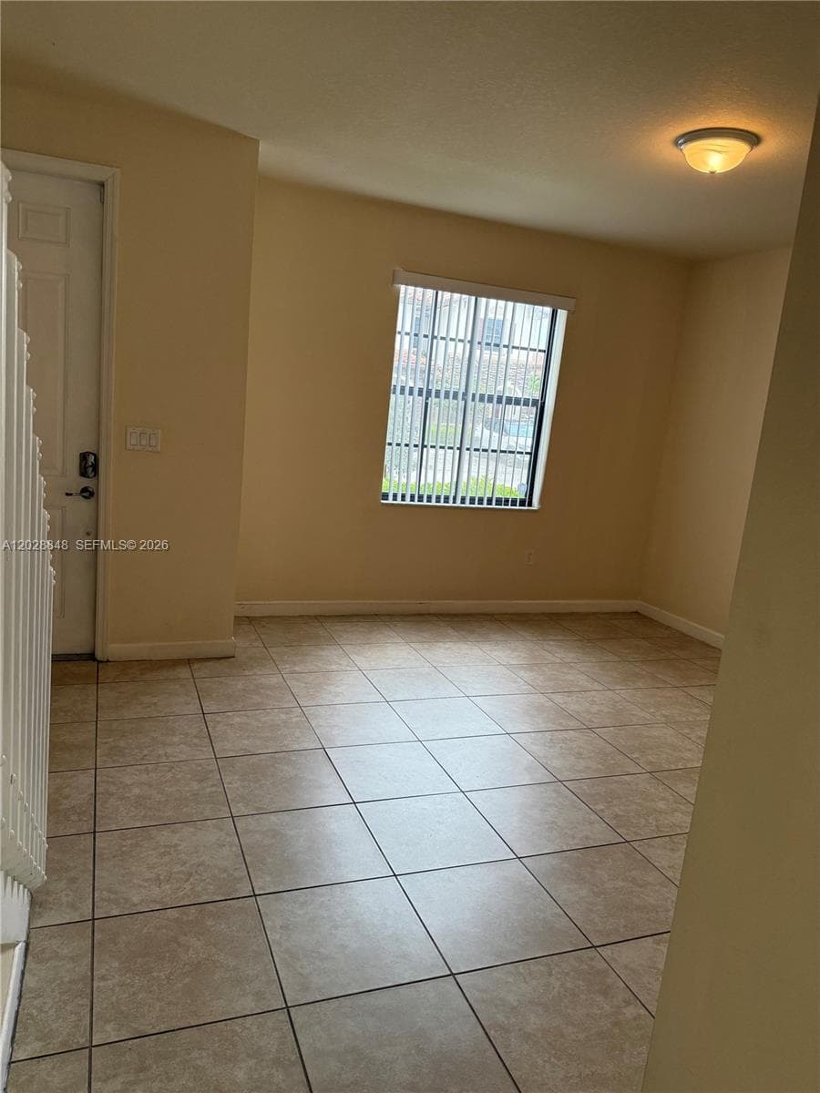 8923 W 35th Ave, Hialeah, FL 33018 — zdjęcie 4