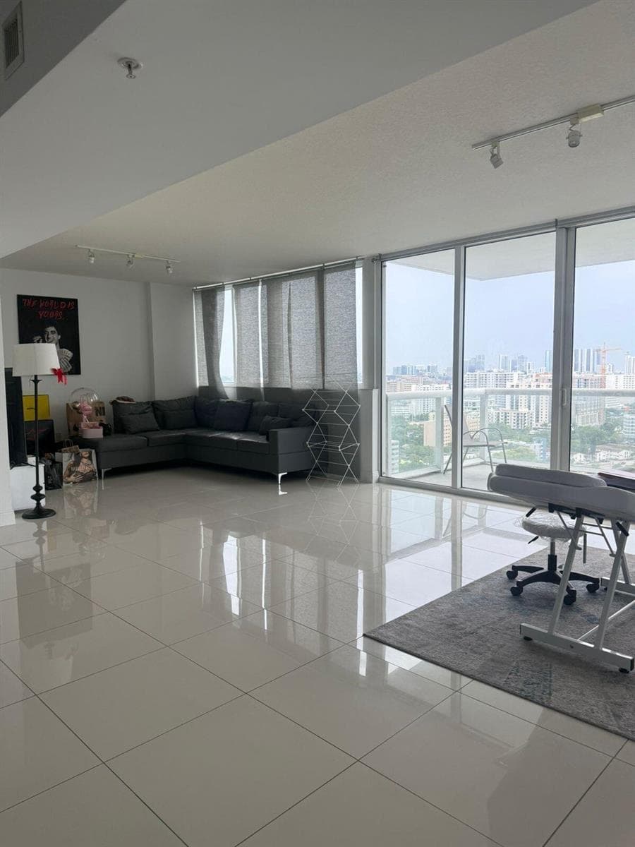 1861 NW S River Drive # 2408, Miami, FL 33125 — zdjęcie 2