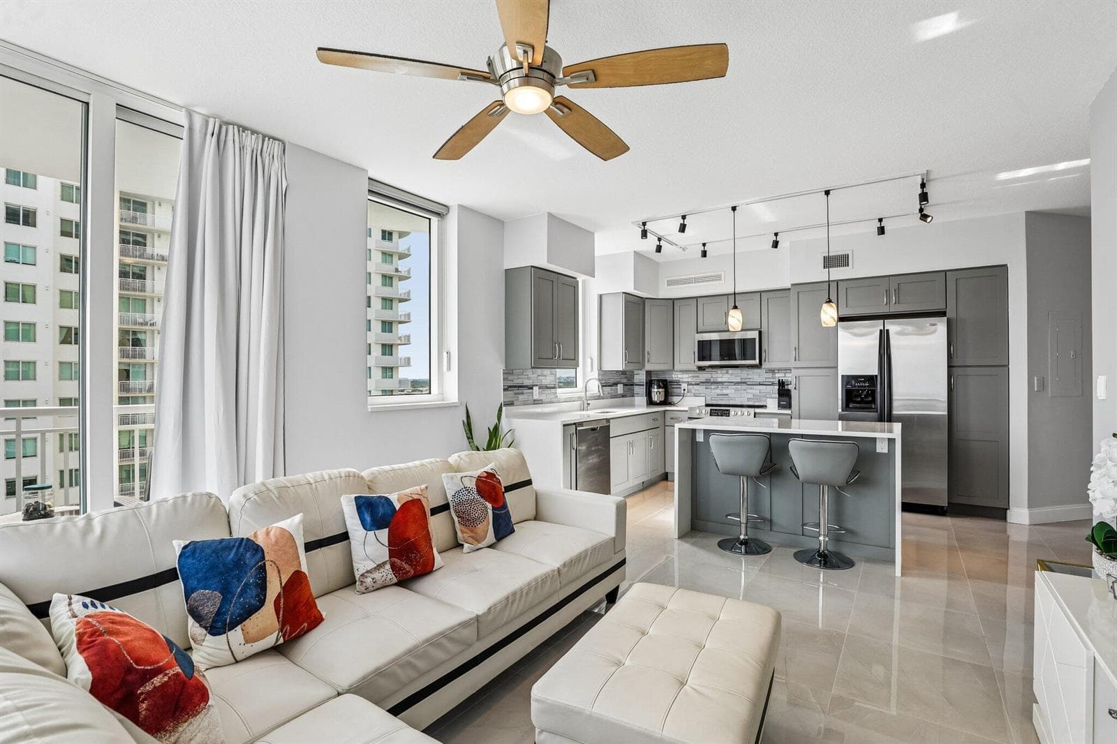 1755 E Hallandale Beach Boulevard # 1207 E, Hallandale Beach, FL 33009 — zdjęcie 3