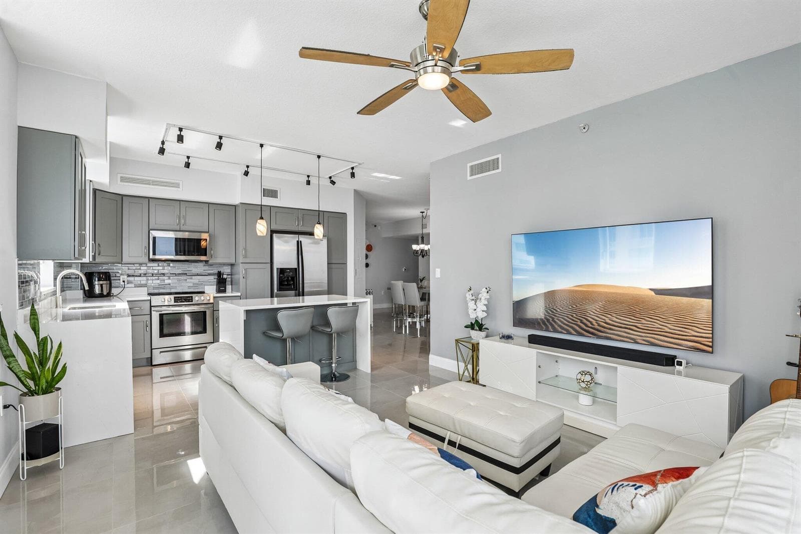 1755 E Hallandale Beach Boulevard # 1207 E, Hallandale Beach, FL 33009 — zdjęcie 5