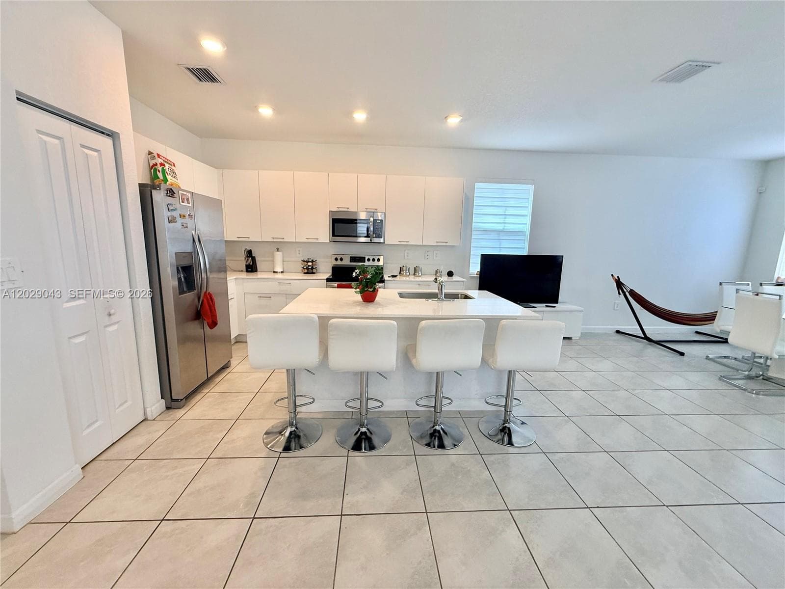 2462 NW 131st Cir, Miami, FL 33167 — zdjęcie 5
