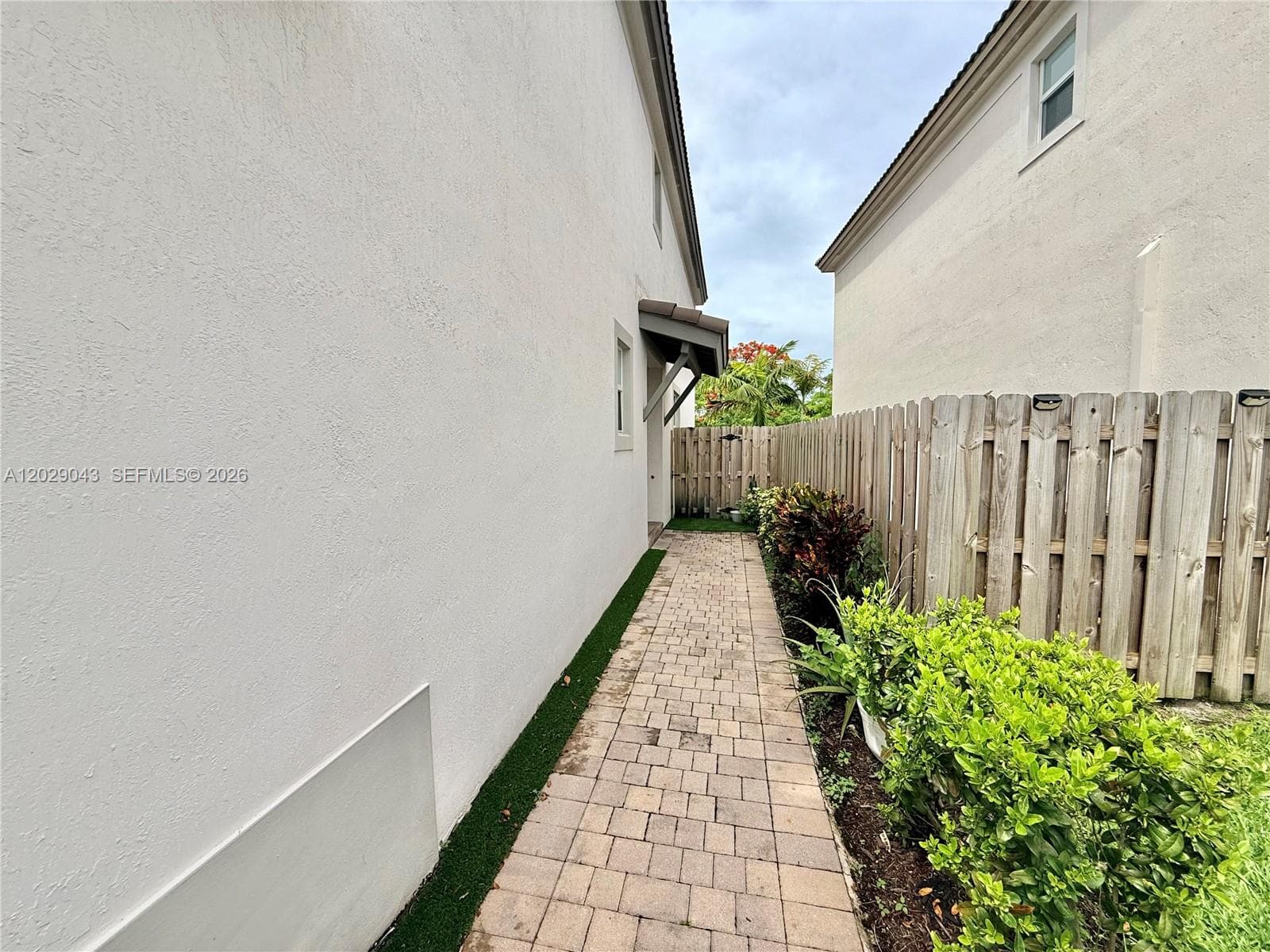 2462 NW 131st Cir, Miami, FL 33167 — zdjęcie 4