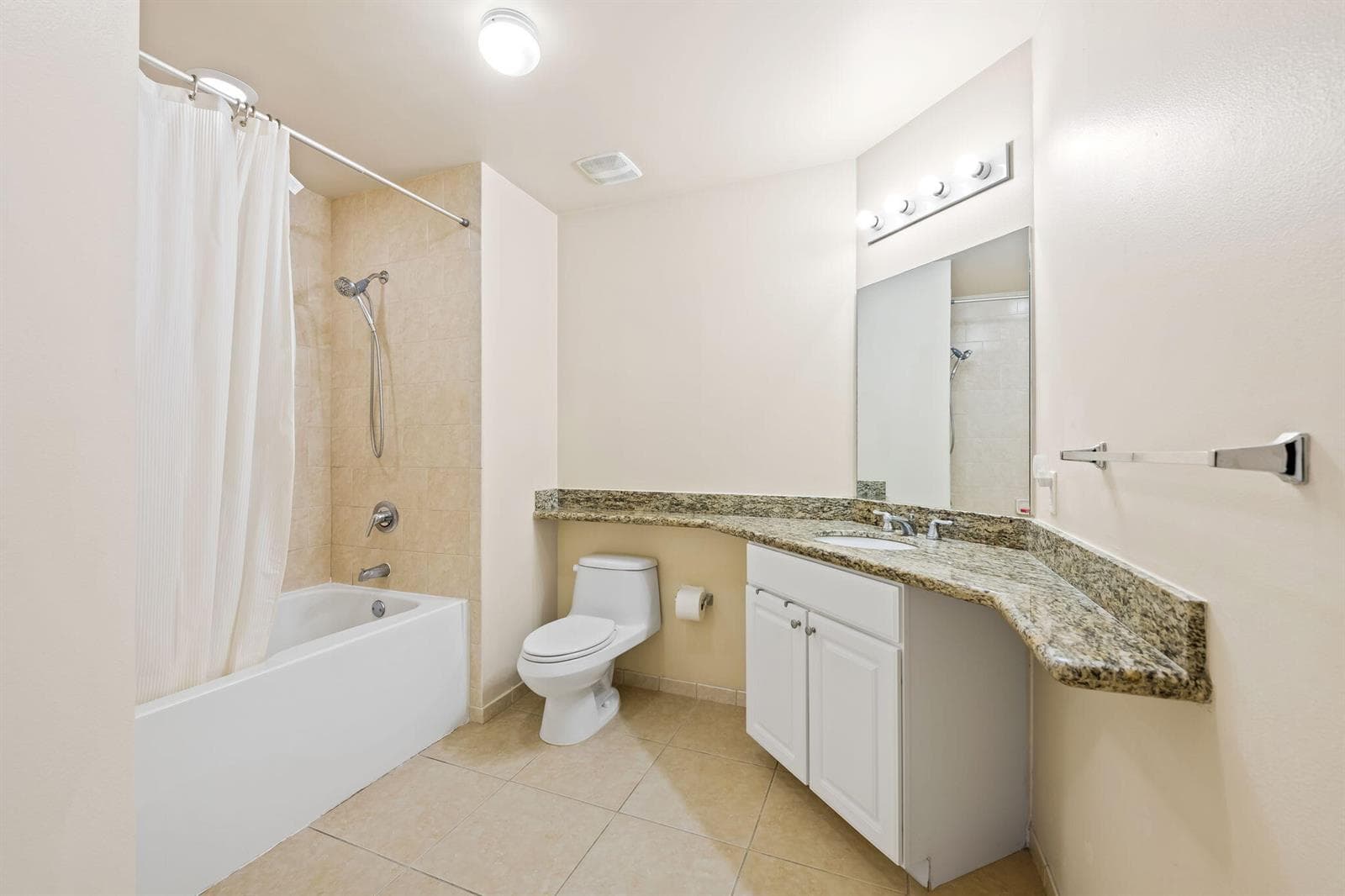 3001 NE 185th Street # 536, Aventura, FL 33180 — zdjęcie 2