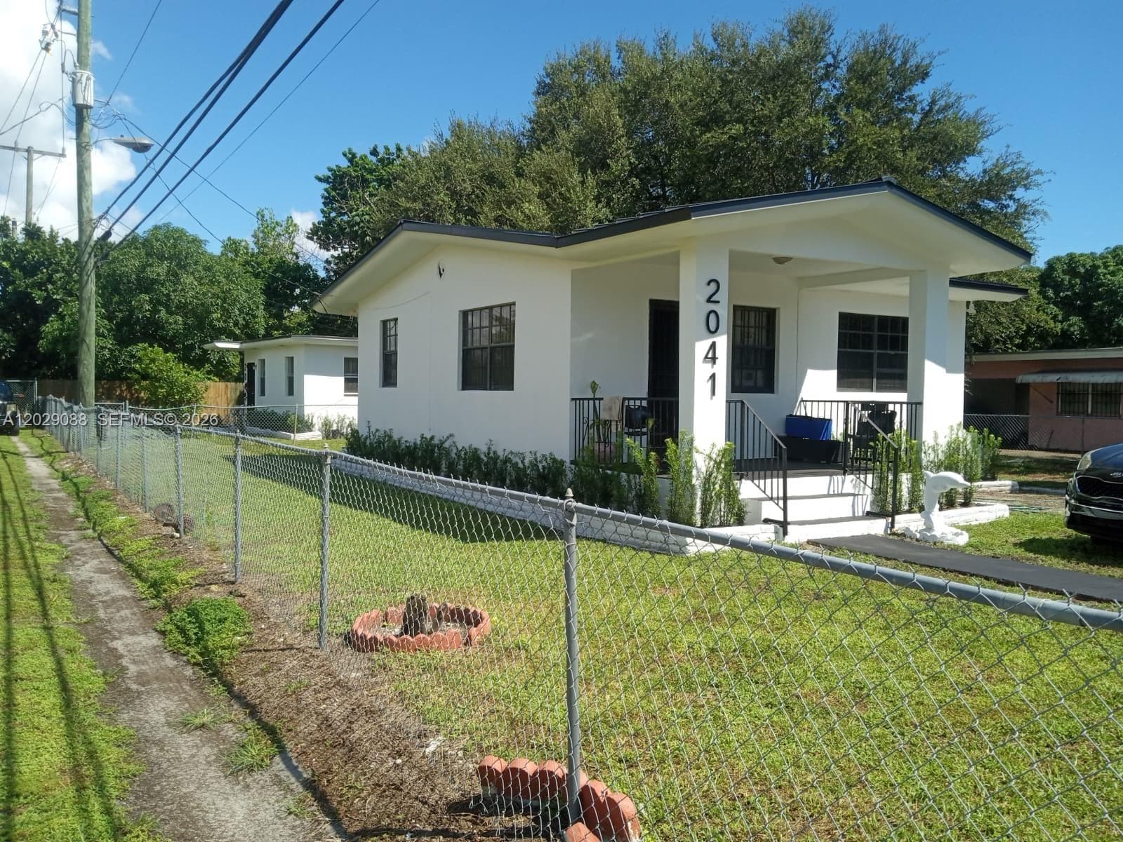 2041 NW 100th St, Miami, FL 33147 — zdjęcie 2