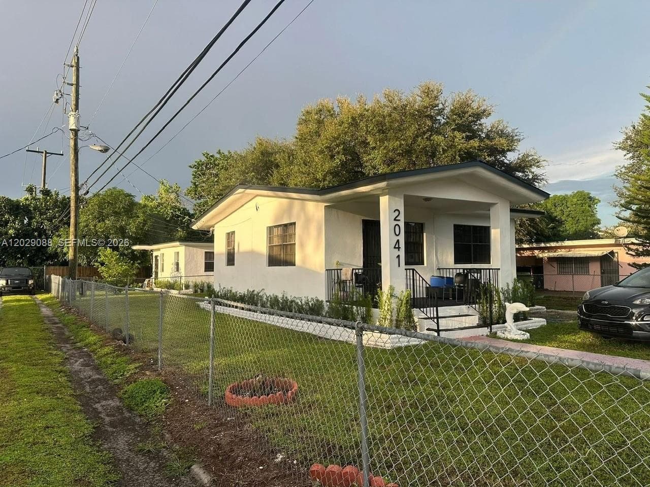 2041 NW 100th St, Miami, FL 33147 — zdjęcie 3