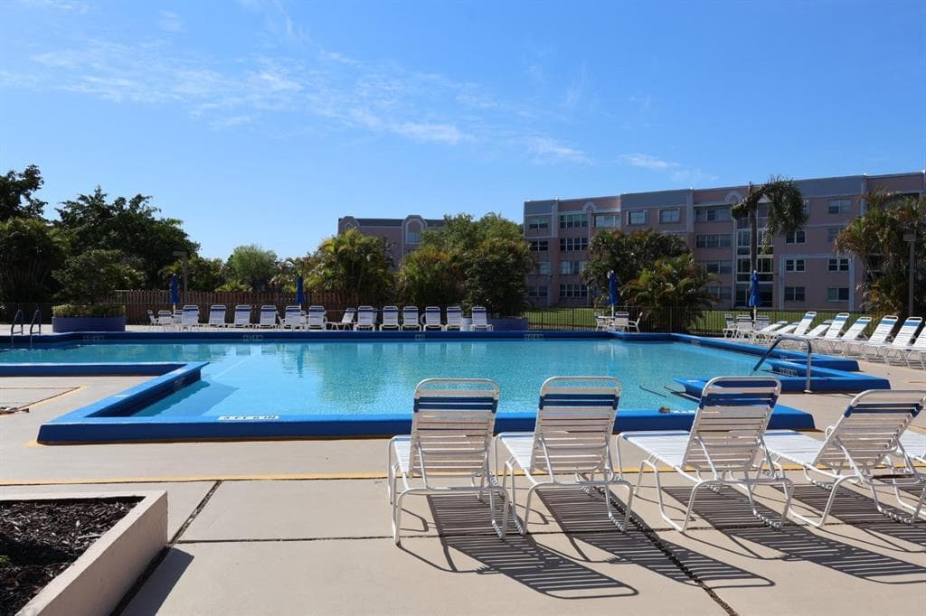 10303 Sunrise Lakes Boulevard # 205, Sunrise, FL 33322 — zdjęcie 4