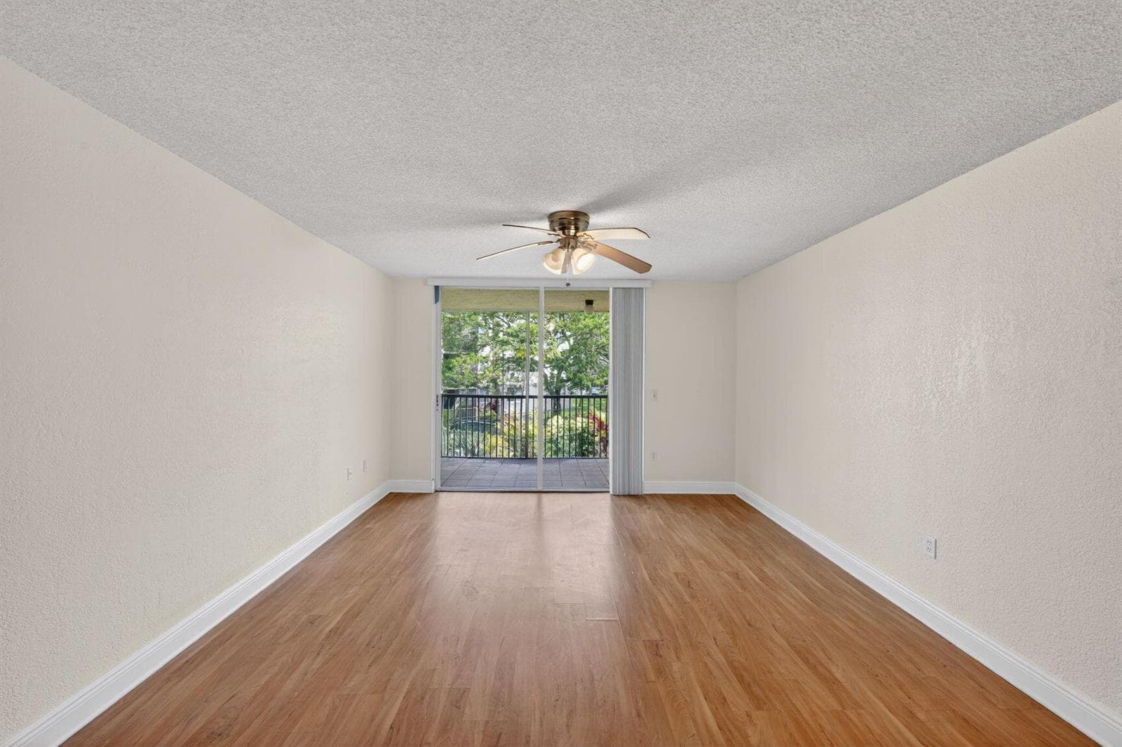 8353 Lake Drive # 204, Doral, FL 33166 — zdjęcie 3