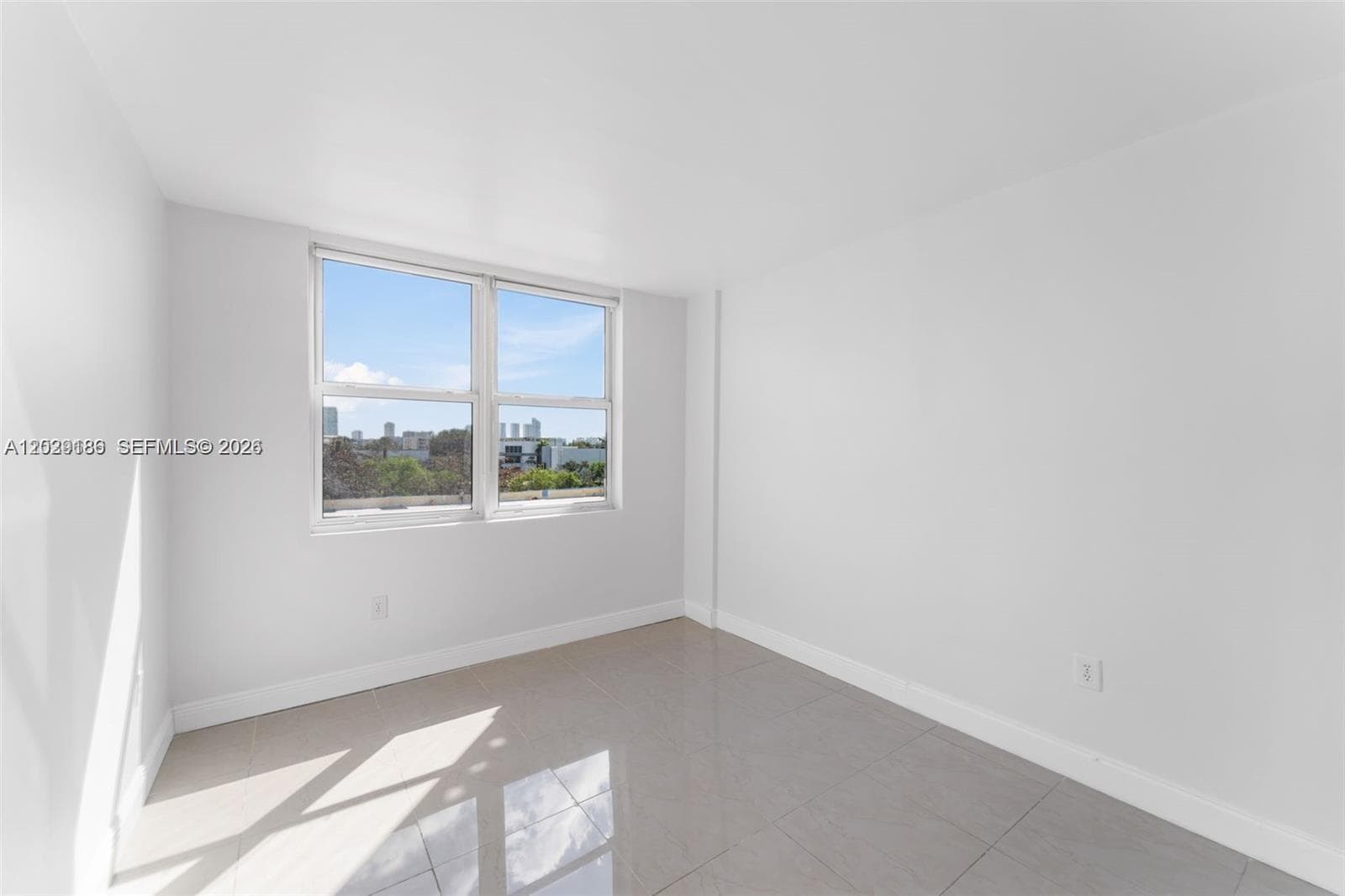 17890 W Dixie Hwy 501 Hwy # 501, North Miami Beach, FL 33160 — zdjęcie 5