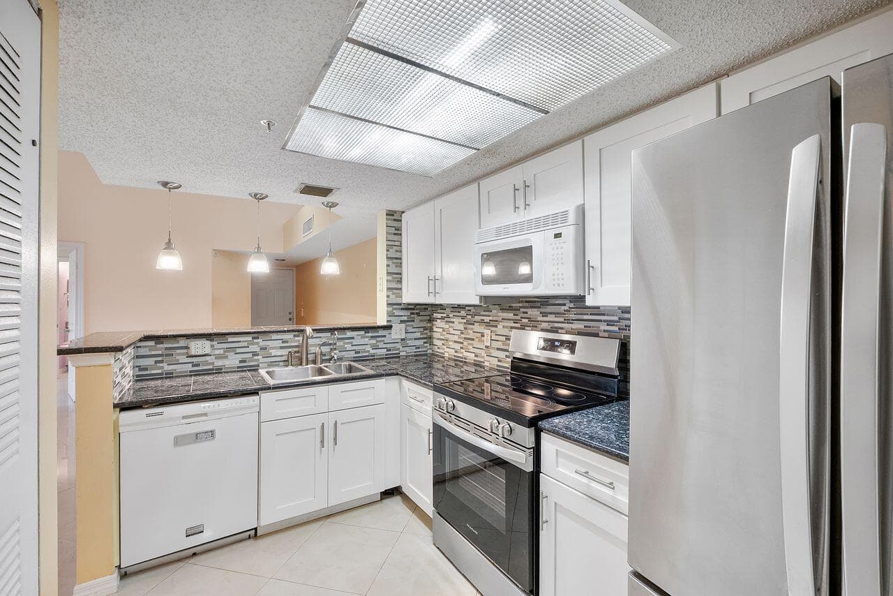 5011 Wiles Road # Unit 303, Coconut Creek, FL 33073 — zdjęcie 2
