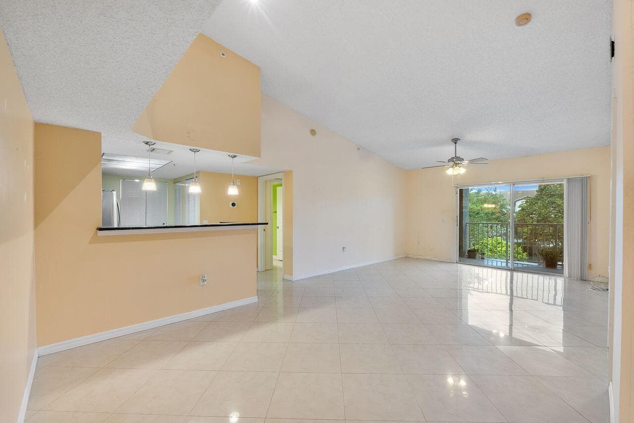 5011 Wiles Road # Unit 303, Coconut Creek, FL 33073 — zdjęcie 5