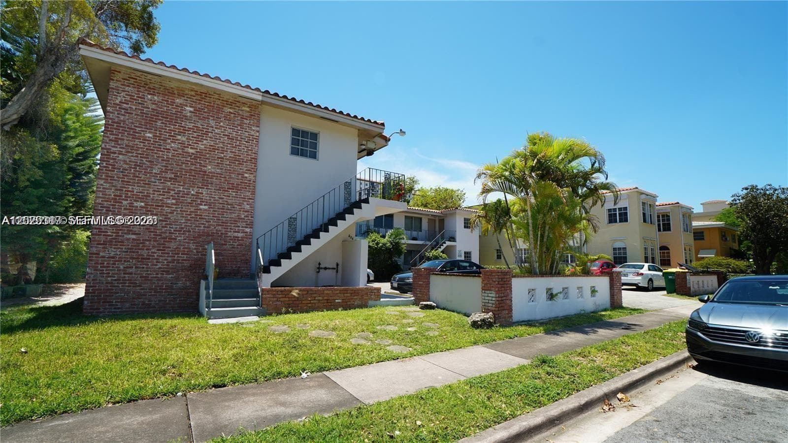 236 Madeira Ave # 6, Coral Gables, FL 33134 — zdjęcie 2