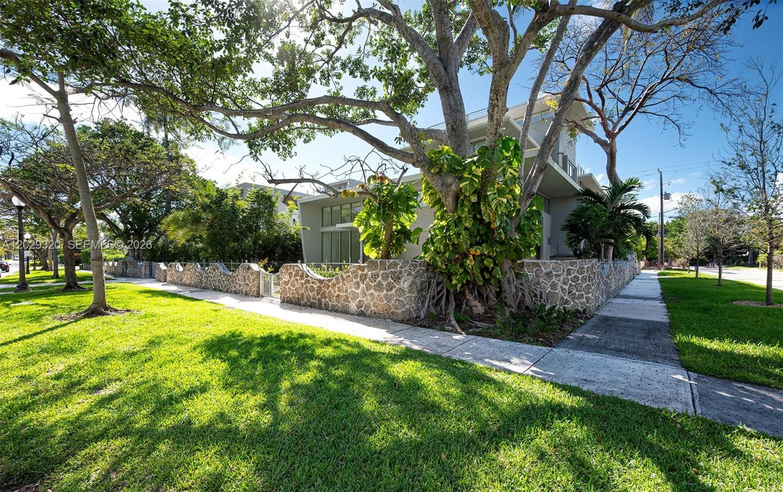 2100 S Miami Ave, Miami, FL 33129 — zdjęcie 3