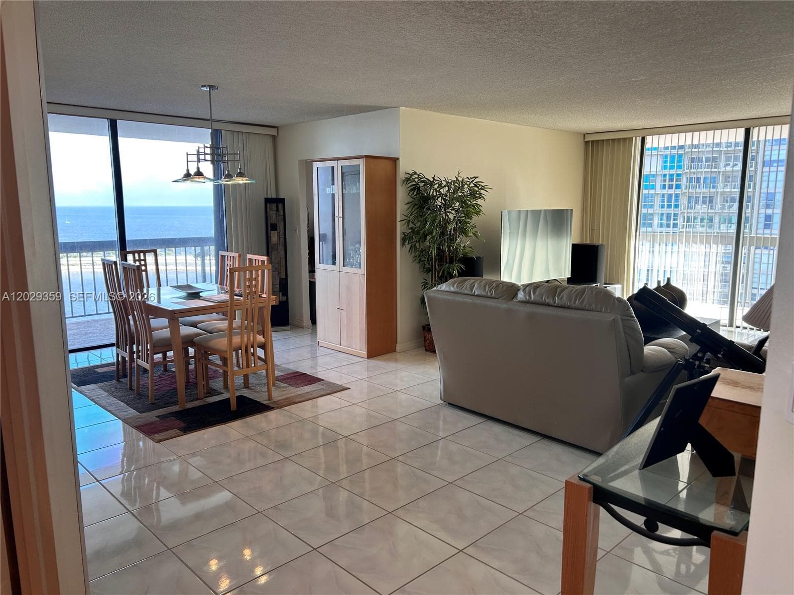 2333 Brickell Ave # 1402, Miami, FL 33129 — zdjęcie 2