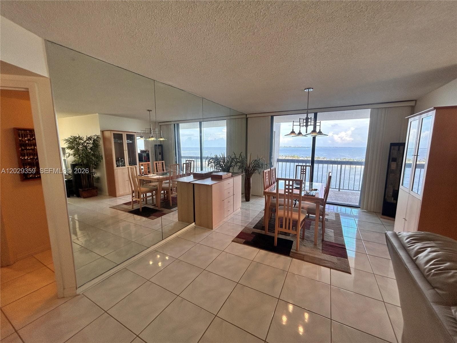 2333 Brickell Ave # 1402, Miami, FL 33129 — zdjęcie 3