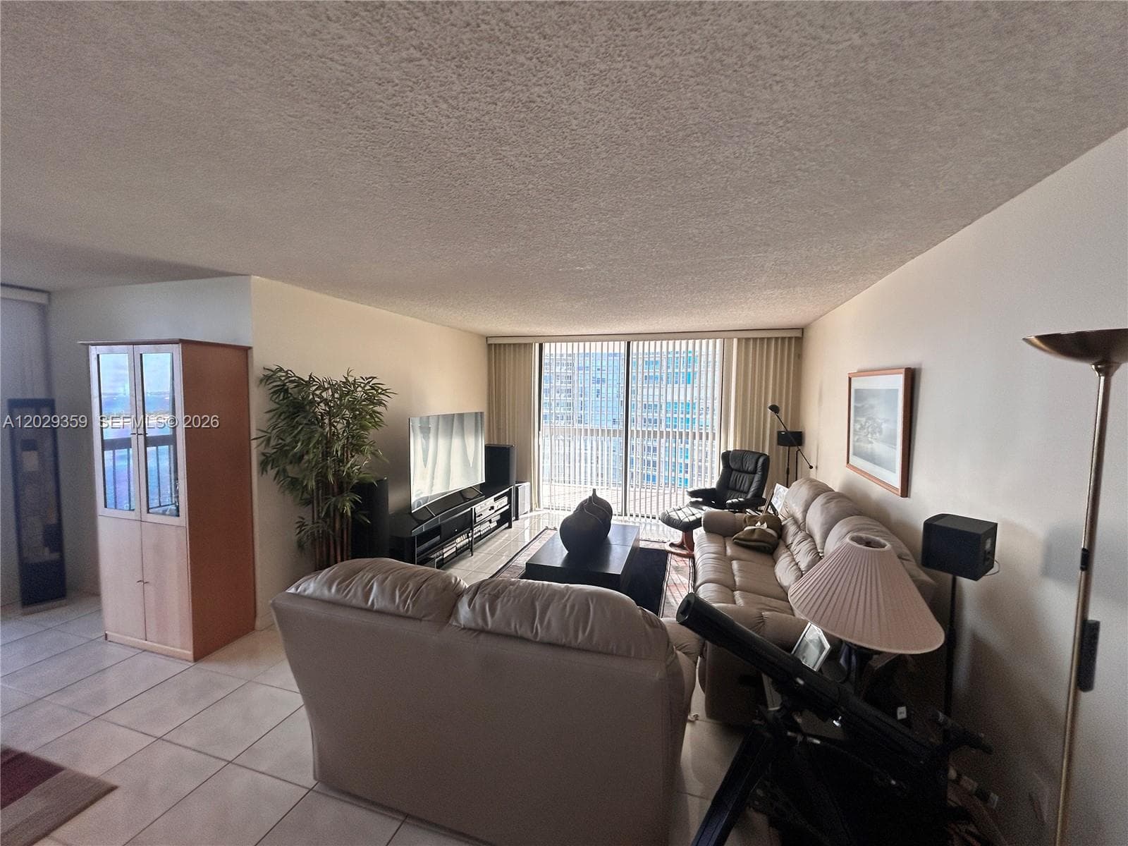 2333 Brickell Ave # 1402, Miami, FL 33129 — zdjęcie 4
